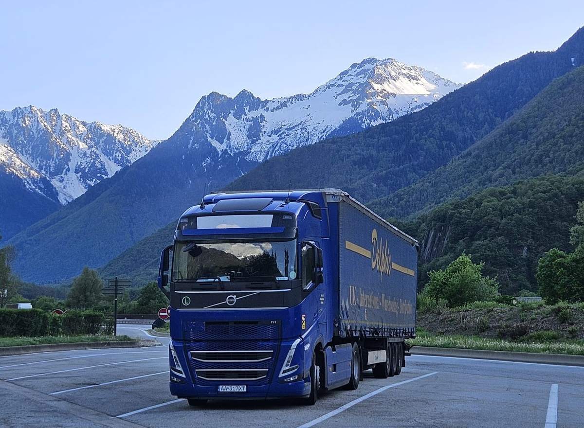 Delphic outfit below the Alps on a road freight run to Italy